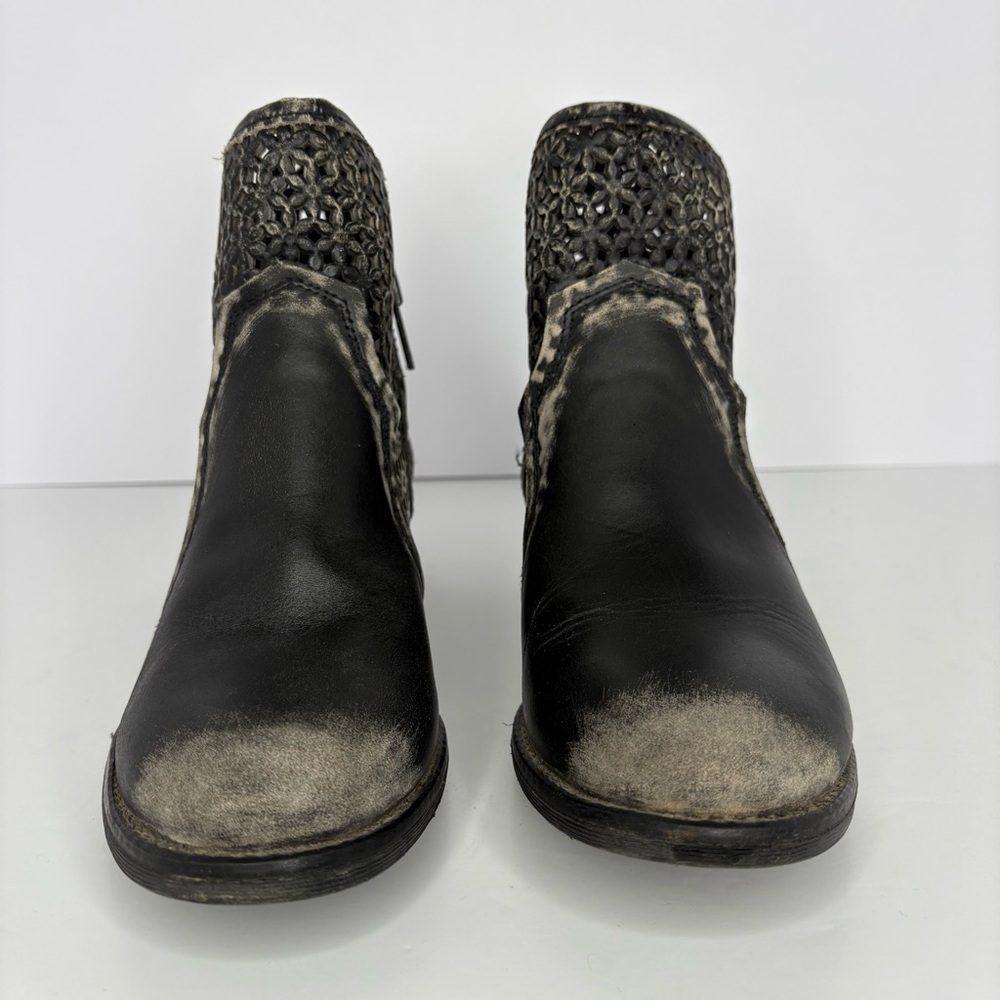 CIRCLE G Women's Short Western Distressed Boots Size 10 - Picture 2 of 9